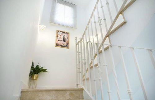 Dream beach-side villa with sea views & close to golf - Photo 34