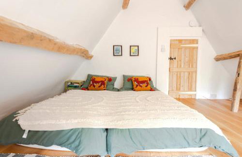Beautiful 3BD Thatched Stone Cottage Kettering - Photo 19