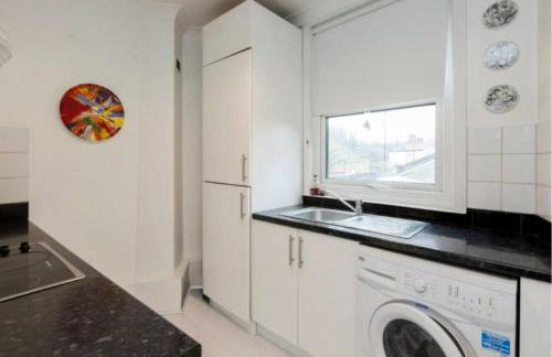Stylish Flat by Brockley Station & Goldsmiths - Photo 16