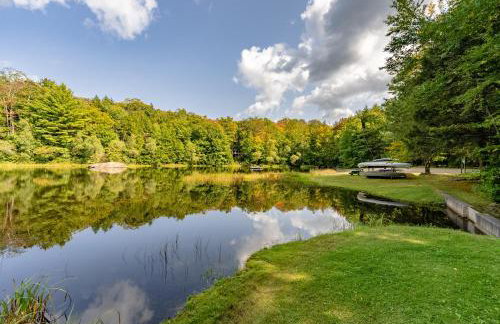 Cozy Berkshires Cabin with Lake, Beach, Hot Tub, Fireplace - The Wilde BNB - Foto 22