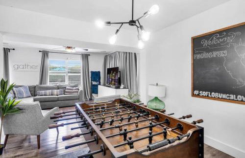 Spacious 5 Bedroom Heated Pool and Hot Tub, 12 minutes to the Beach - Foto 4