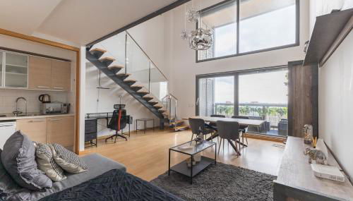 Loft moderno con terraza y piscina en Valencia - Foto 1