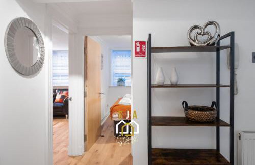 Crown Apartment - SJA Stays - Modern 2 Bed Apartment - Foto 15