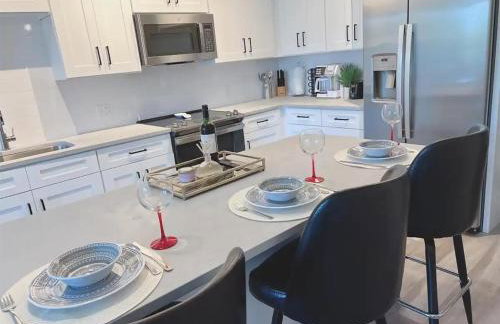 Lux property great for 1 to 8 Guests-family trip ,5Beds 2Rooms Staycation with Gym and EV, proximity to Downtown and Beaches - Foto 29