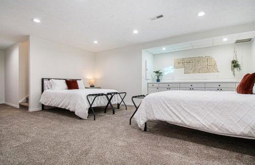 Cozy & Elegant Gem Fenced Yard BBQ & Games - Foto 40