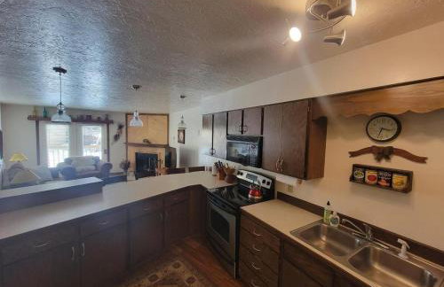 Cozy Retreat with Scenic Views- Prestige Vacations - Foto 10