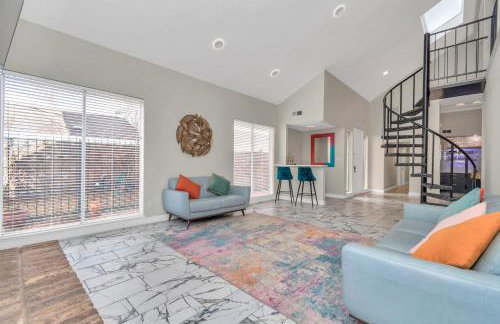 AccessibleGem 3BR Jacuzzi & Air Hockey Sleeps 13 Chinatown - Foto 61