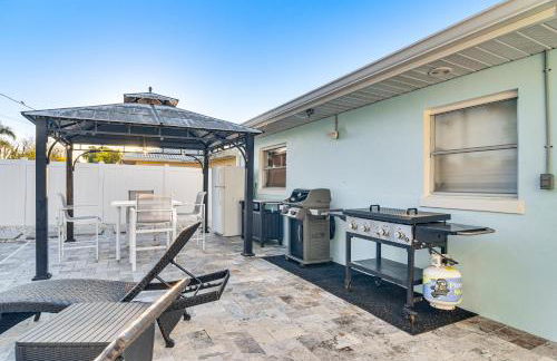 Private Hot Tub Breezy Seminole Stay! - Foto 25