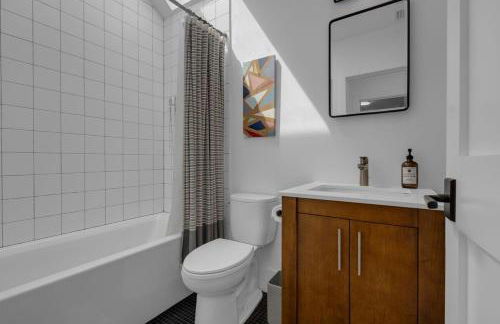 Waterfront Escape - Close to Airport & Downtown - Foto 22