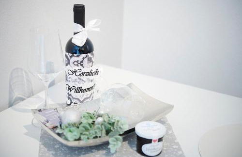 Stilvolles Apartment ruhig, 24-7 Self-Check in, WLAN top, Parkplatz an der Strasse, Bushaltestelle vor Haus - Foto 13