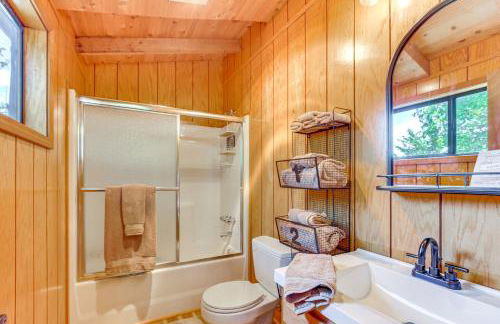 Hot Tub and Barrel Sauna! Lakefront Innsbrook Chalet - Foto 19