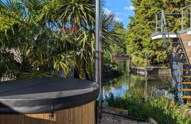 Tamanzi Taggs-floating home on idyllic island - Foto 11