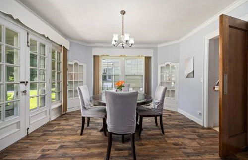 Queen Bed Retreat | Full Kitchen + Laundry Access - Foto 17