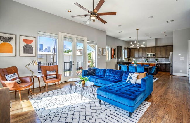 Luxury Downtown Home w Rooftop Deck in the Skyline - Foto 14