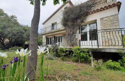 Maison lumineuse et spacieuse avec jardin arboré - Foto 3