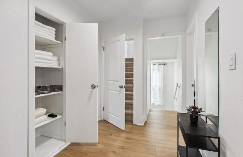 Luxury Olivewood Oasis - 13 mins to Cleveland - Foto 36