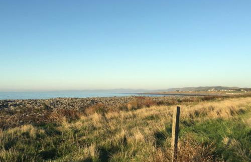 Pretty barn conversion in seaside village - Photo 8