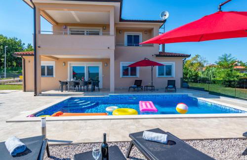 Villa Mia in Labin, a two apartment villa with pool close to the sea - Foto 15