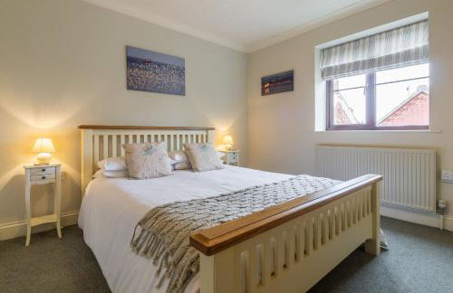 Saltmarshes - Photo 19