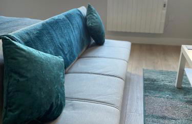 Super-King Bed Studio Apartment in Central Northampton - Photo 5