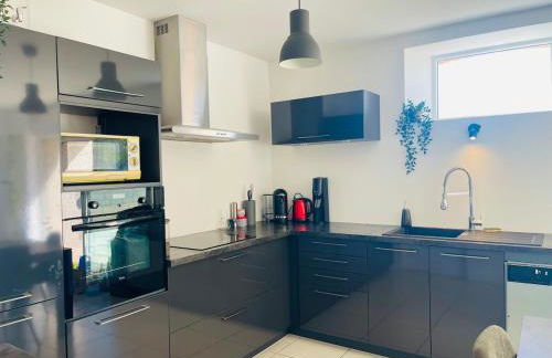 "Les Pâturages" Chanas - Maison Entière proche A7, 2 Chambres, 4 Personnes, Jardin Privé, Piscine & BBQ - Foto 7