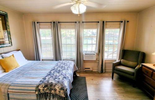 #04-Adorable Large 1 Bedroom Lakeside Cottage- Pet Friendly - Foto 16