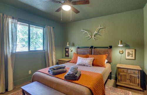 Pet-Friendly Escape w/ Game Room & Fire Pit! - Foto 20