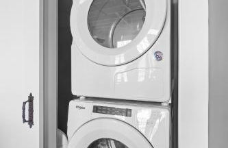 Downtown Urban Loft above Restaurant #7 - Foto 17