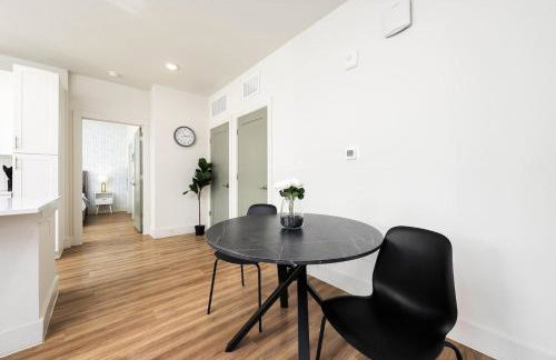 Exclusive 1BR Luxe Haven in Ideal Spot - Photo 26
