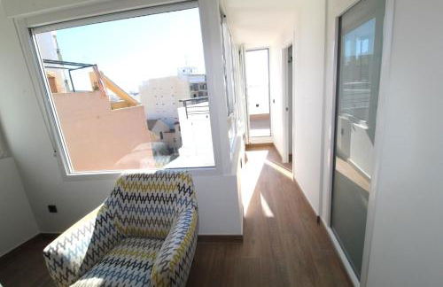 Atico loft de lujo con terraza espectacular y vista a los 2 castillos - Photo 8