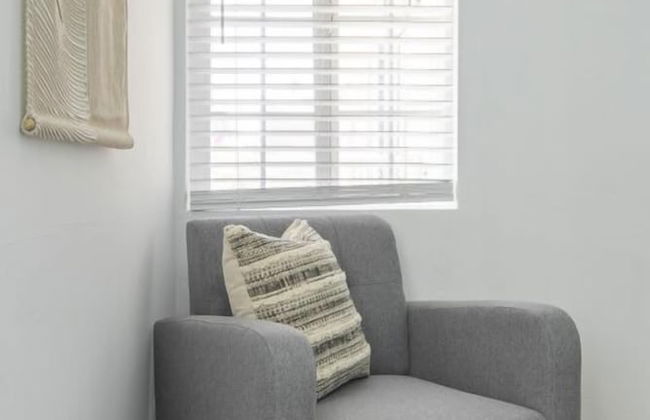 Charming Spacious Home - Modern Comforts, Prime Location - Photo 27