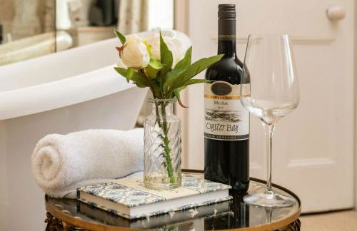 Downwood Vineyard Manor House in Idyllic Countryside - Photo 24