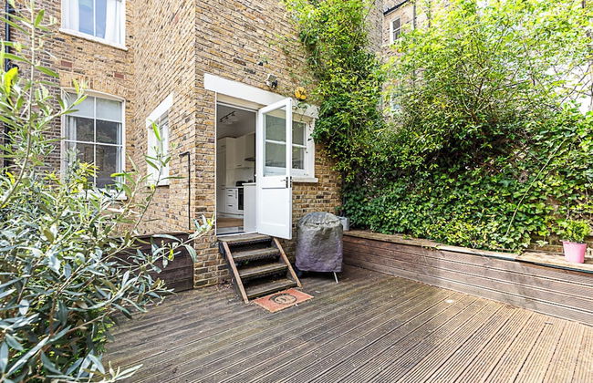 Bright Home Near Little Venice - Photo 29