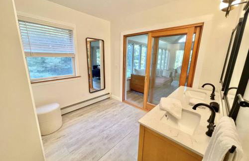 Quiet Family Friendly Home w/ Backyard [Owls Nest] - Foto 28