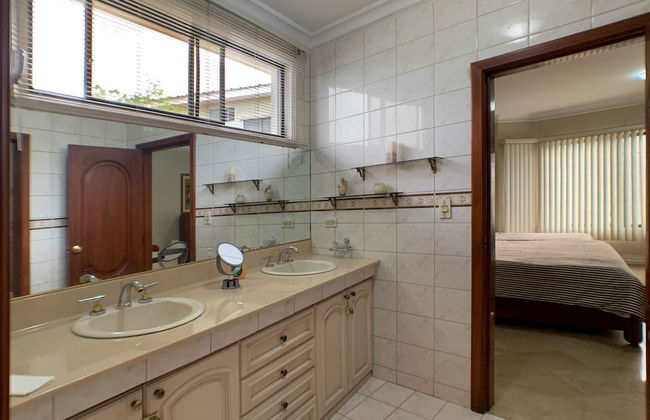 Cesar's House Guayaquil Home Rental - Photo 25