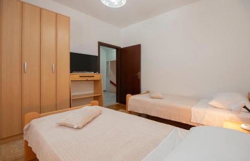 Four-Bedroom Holiday Home In Veliki Prolog - Foto 29