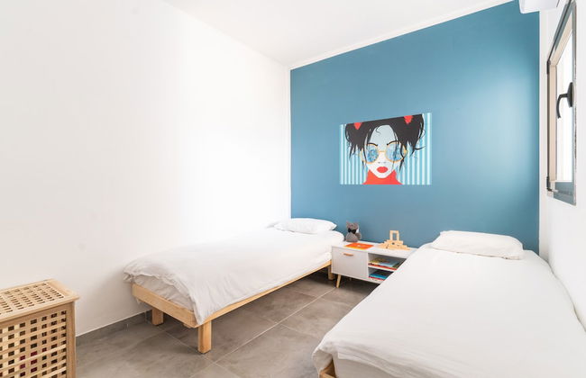 Vibrant Seaside Stay with Balcony by Sea N' Rent - Foto 5