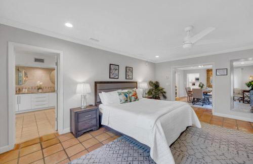 Heated pool Quiet Neighborhood Family Vacation Escape Key - Foto 21