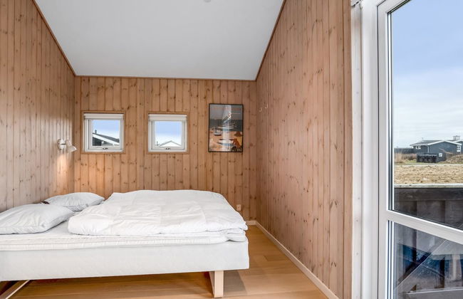 "Eileen" - 300m from the sea - Photo 12