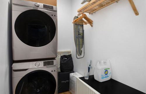 Heated Hydro Pool -Spa - Plunge - Luxe AVL Retreat - Foto 9