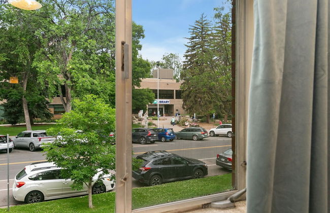 Azure Suite Walkable Old Town Condo w/ Park View - Foto 21