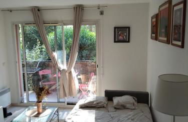 Bright T2 Workspace & WiFi Fiber, 5 min to Sophia Antipolis, 10 to Antibes - Foto 13