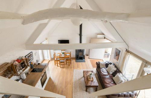 Charming Stone Cottage - Cotswolds Farm Stay - The Bullpen - Photo 37