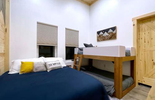 Modern Gem w/Spacious Deck, Swinging bed, Hot Tub - Foto 40