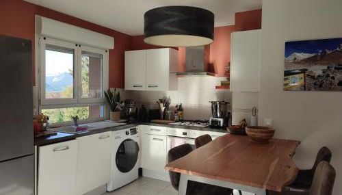 Appartement plein centre village, vue montagnes, proximité immédiate lac - Foto 2