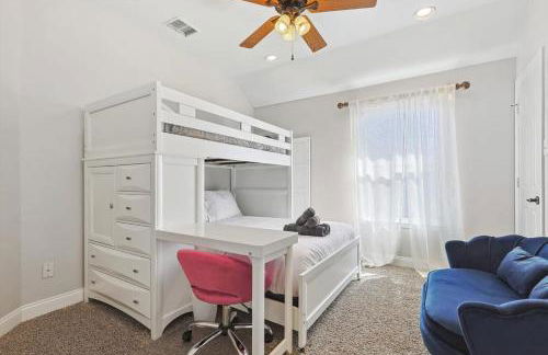 The Best of Lakeside Living - Luxury at its Finest - Photo 30