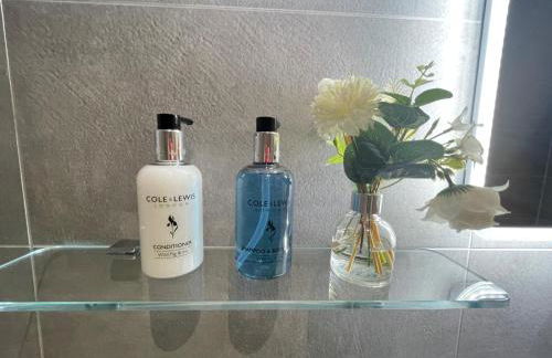 Elegant Windsor Flat - Short Walk to Windsor Castle, River Thames & Train Station - Foto 22