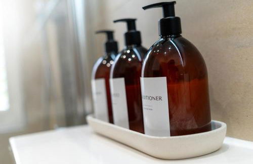 Stylish Central Apartment with Parking & Lift - Foto 10