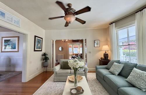 Big New England Family Home; walk to beach, shops - Foto 7