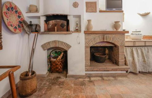 Lovely Apartment In Verni With Wifi - Photo 6